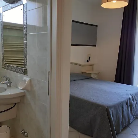 Ariston Vacanze 公寓式酒店 4*