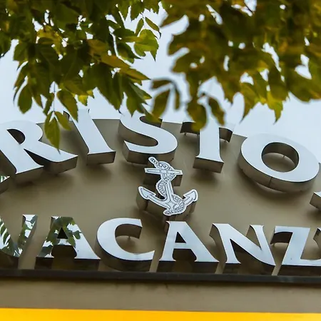 Ξενοδοχείο με διαμερίσματα Ariston Vacanze 4*